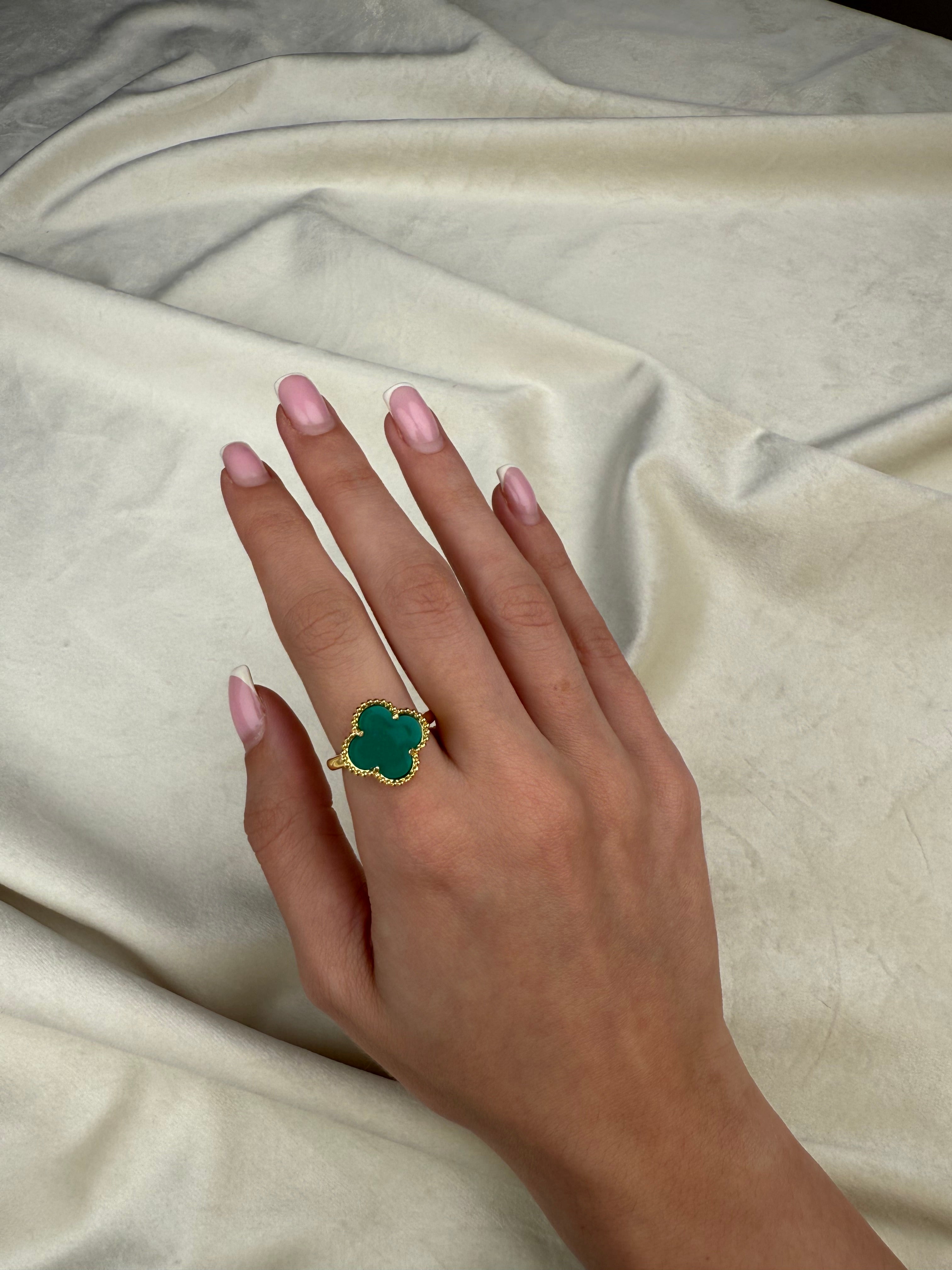 Unaze van cleef jeshil