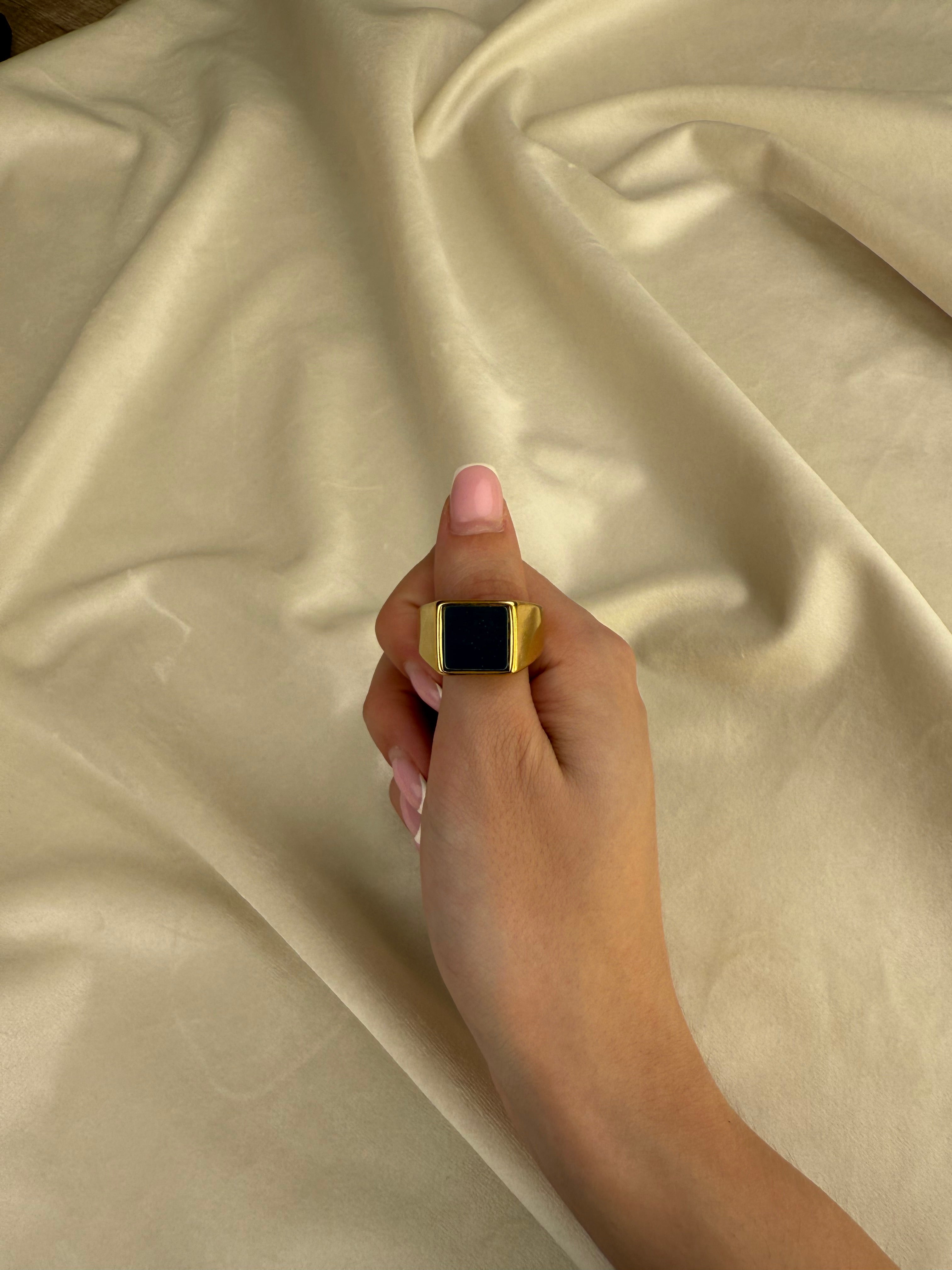 Unaze gold me gur te zi