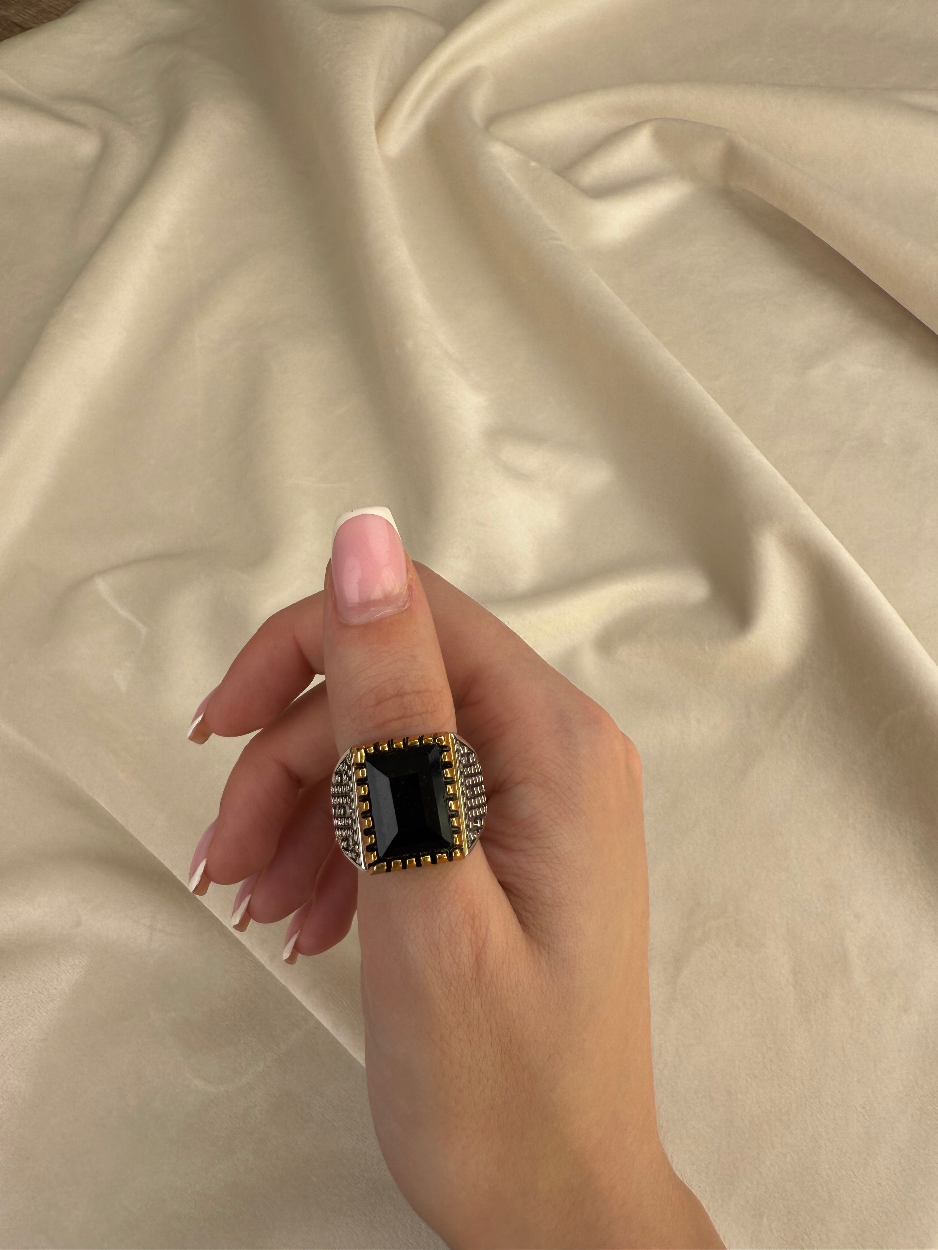 Unaze me motive silver dhe gold