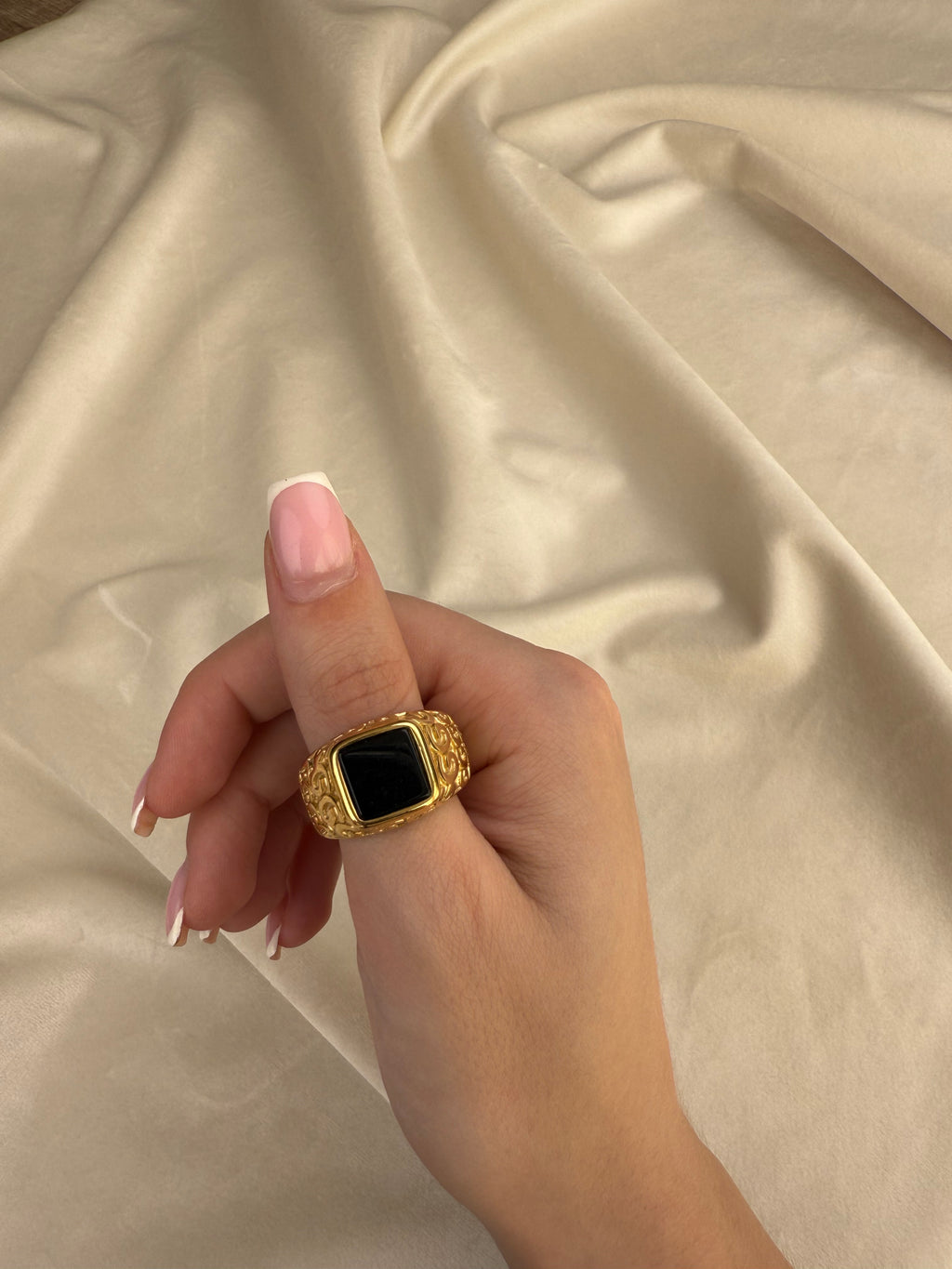 Unaze me detaje gold