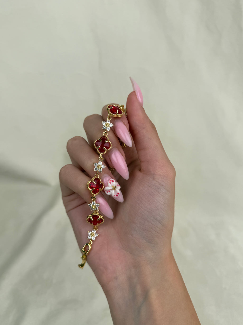 Byzylyk van cleef i kuq me lule