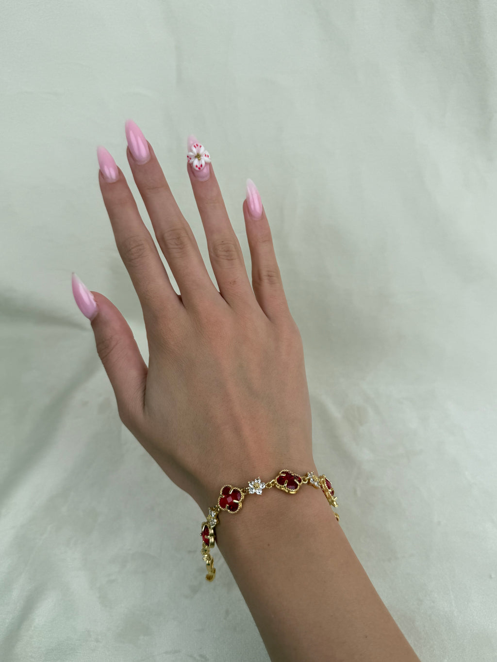 Byzylyk van cleef i kuq me lule