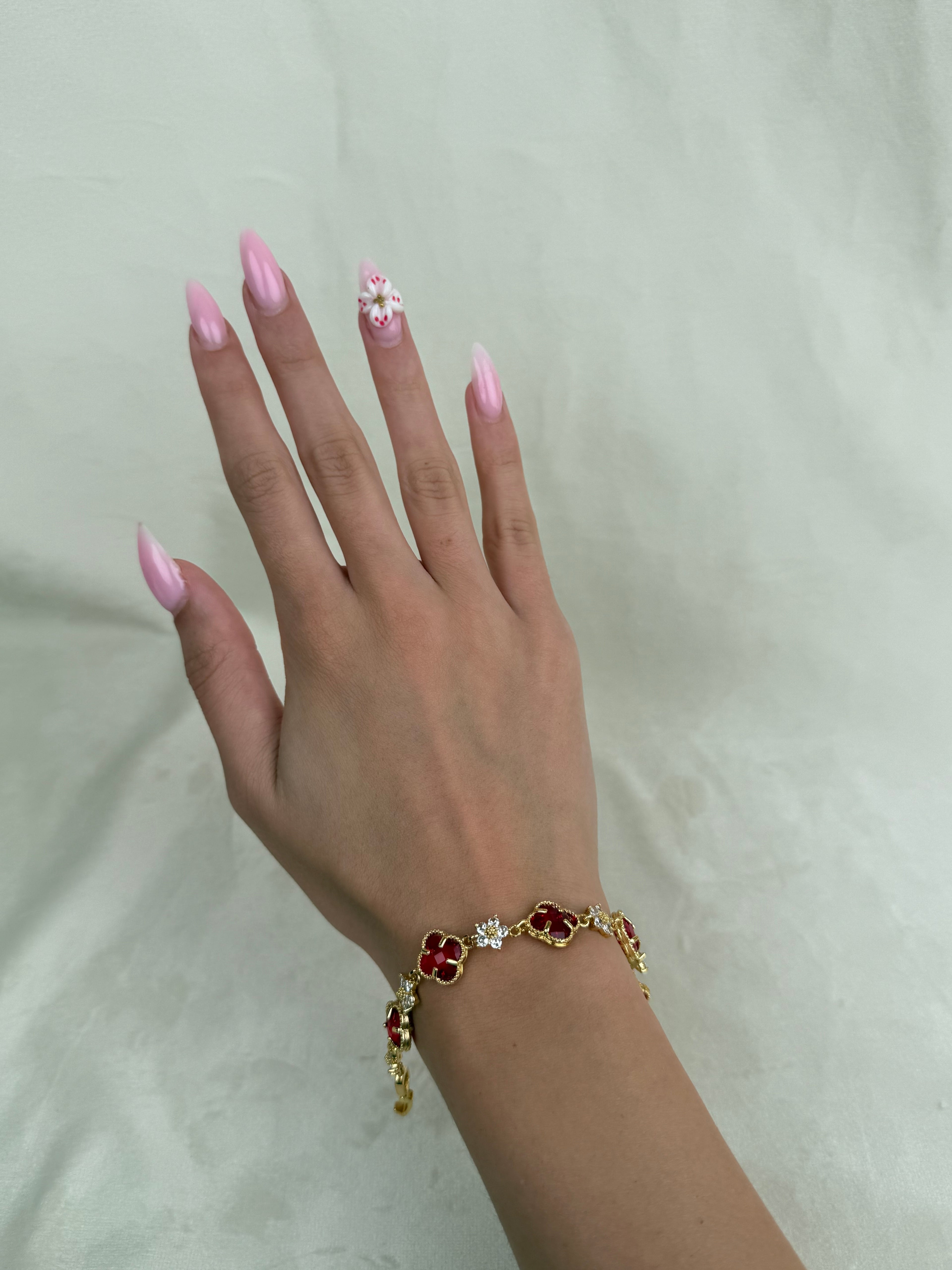 Byzylyk van cleef i kuq me lule