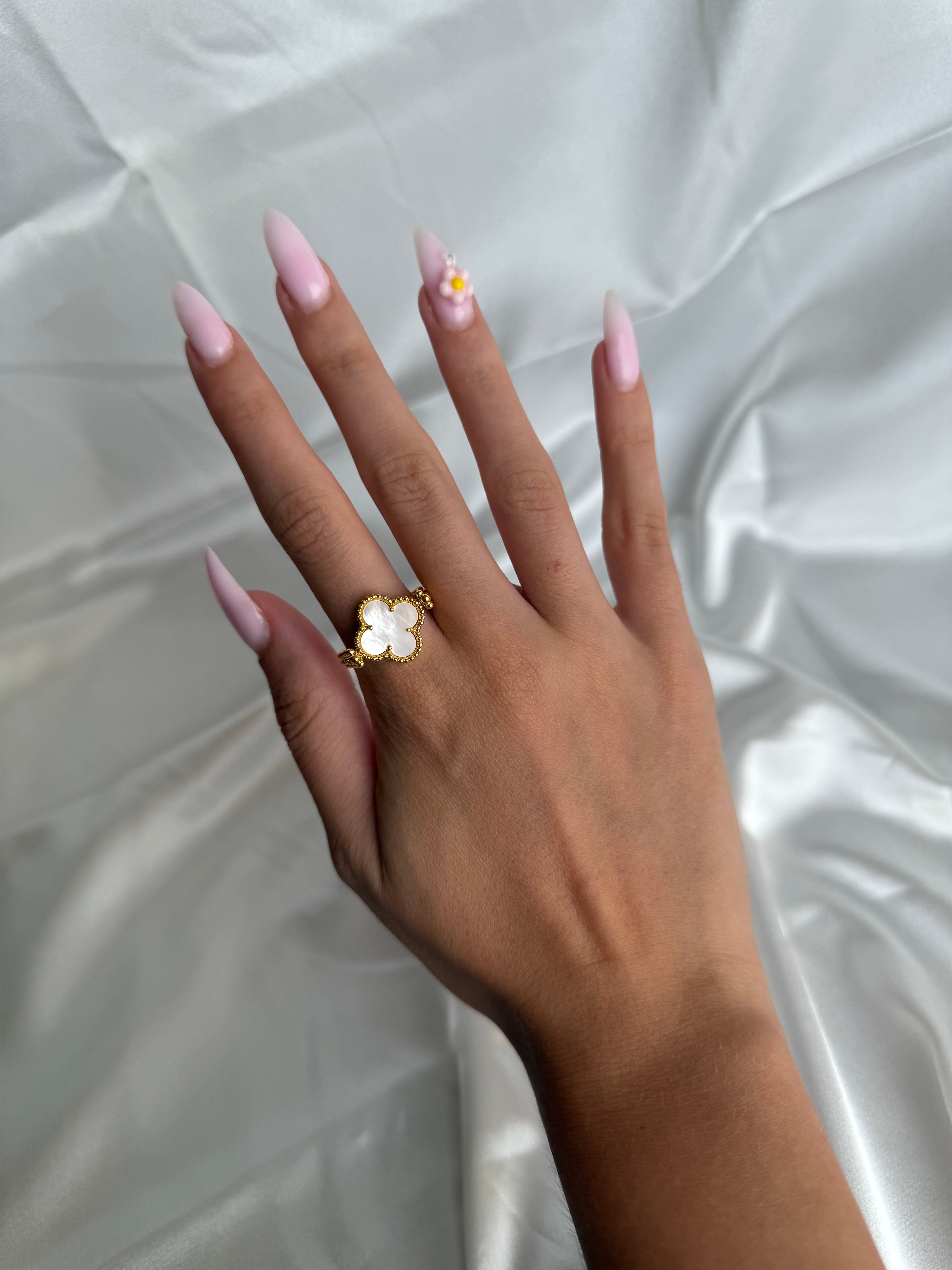 Unaze van cleef e bardhe