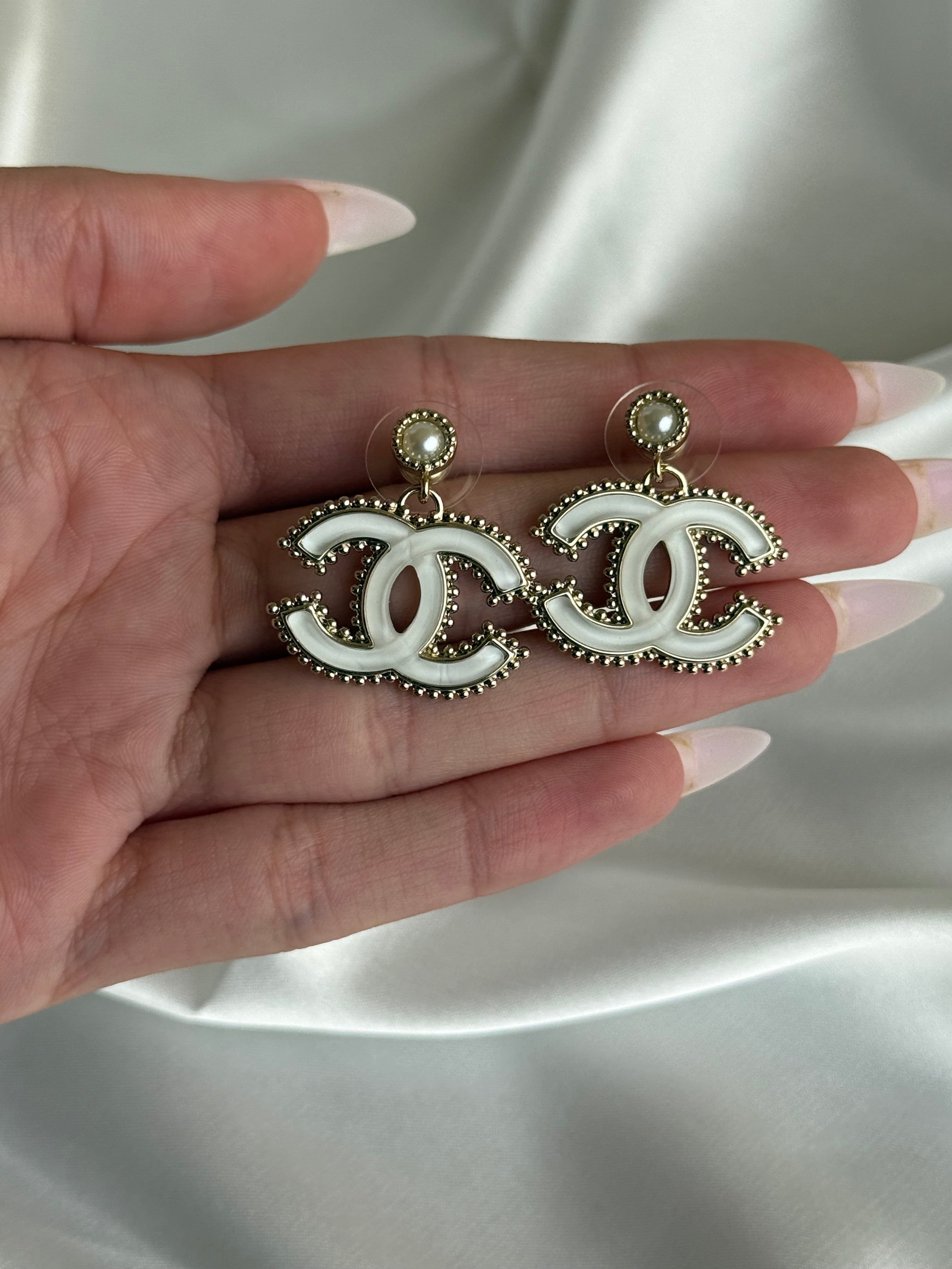 Vathe Chanel te bardhe