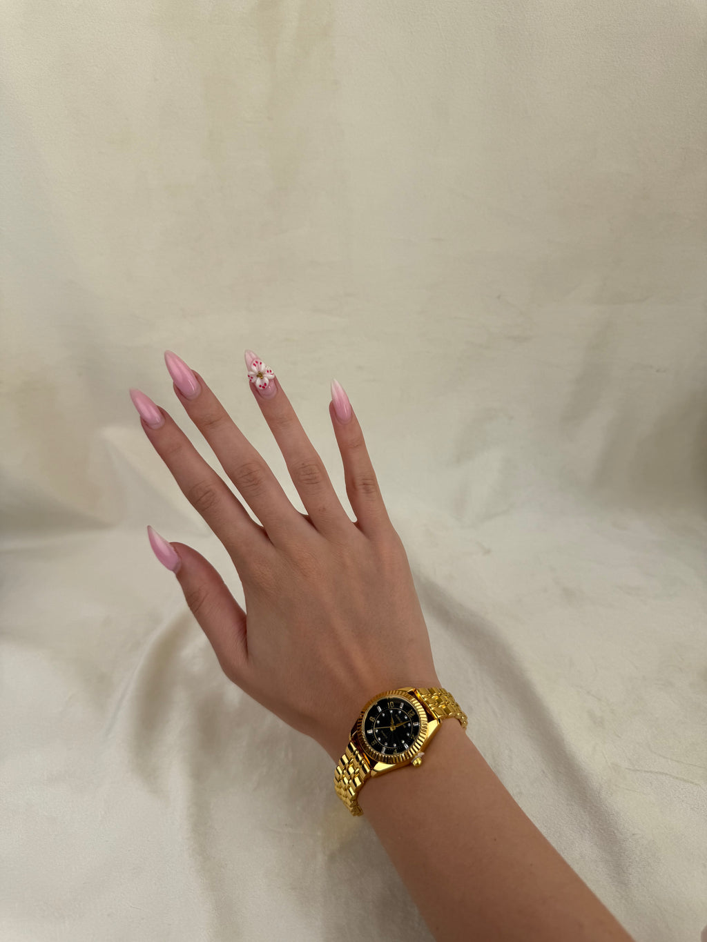 Ore gold me fushe te zeze