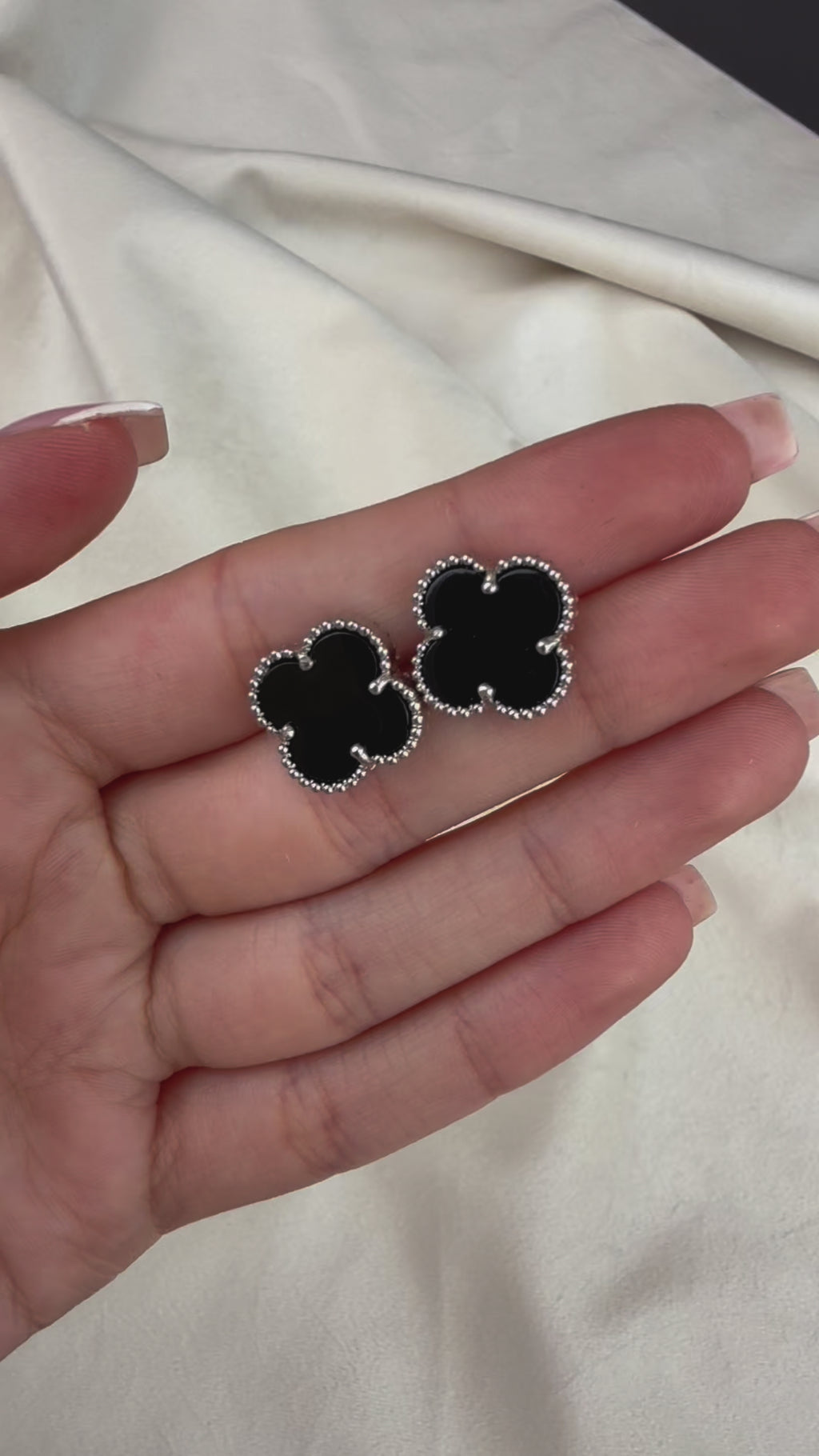 Vathe van cleef të zinj