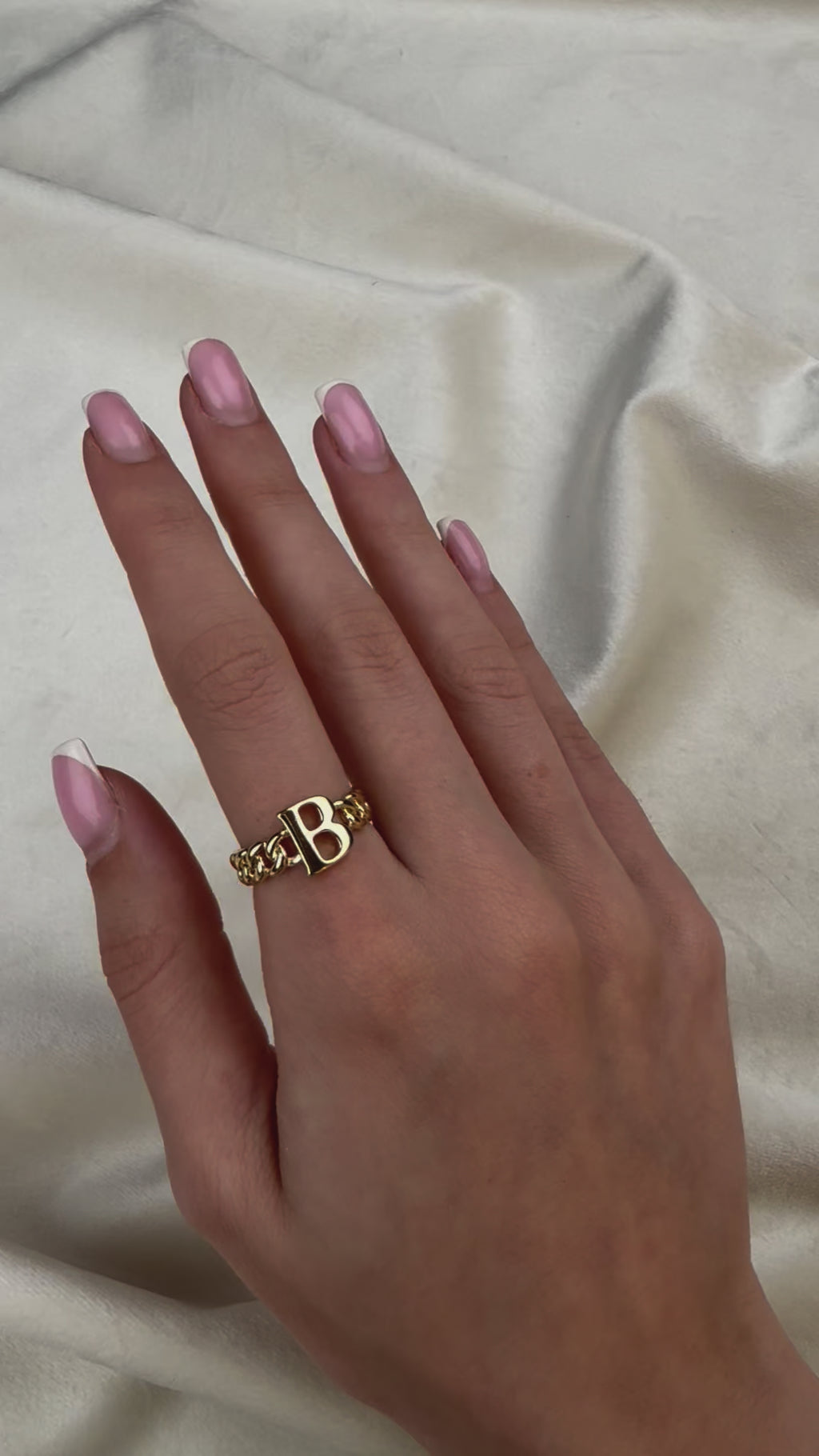 Unaze me shkronjen B