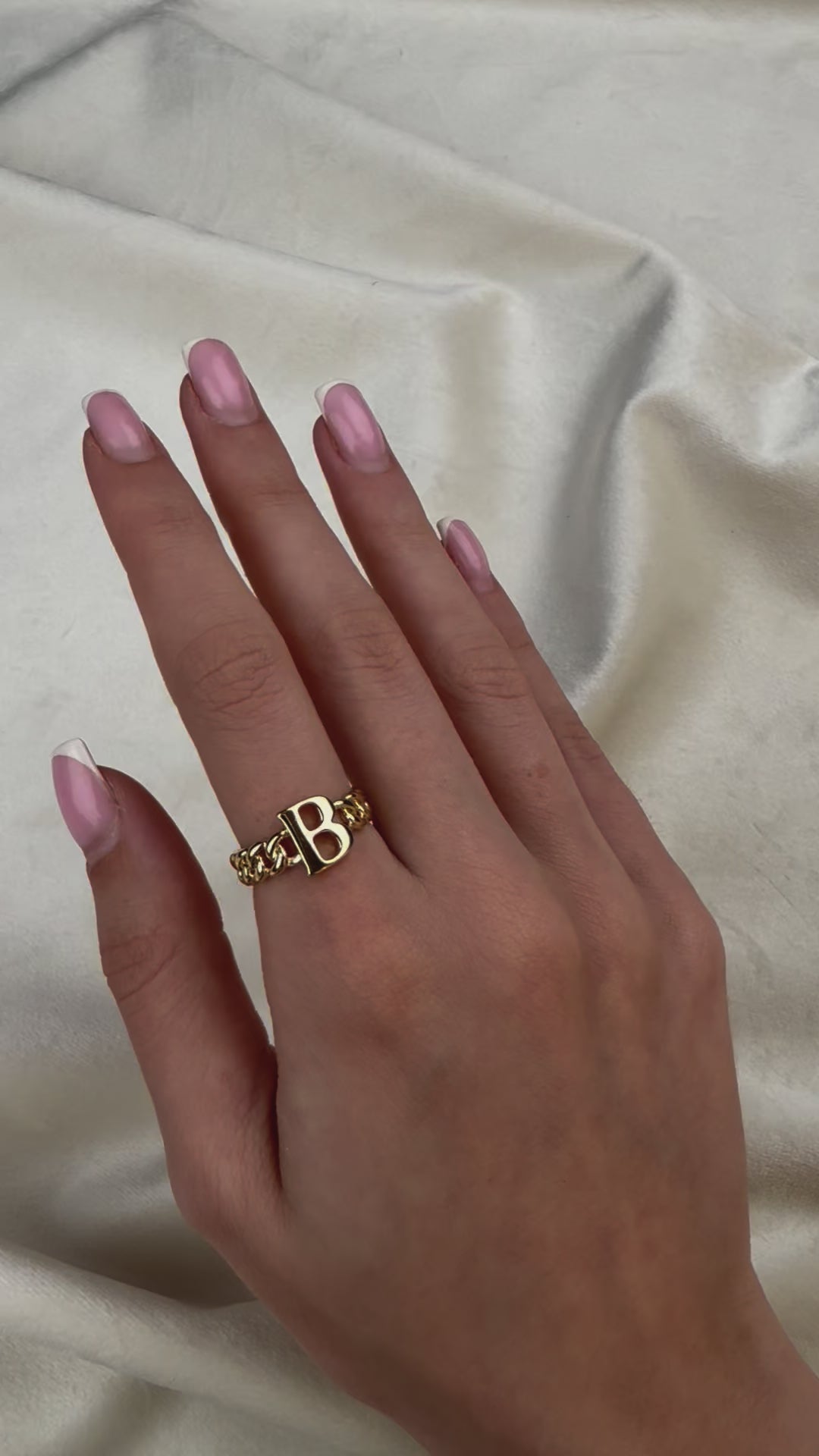 Unaze me shkronjen B