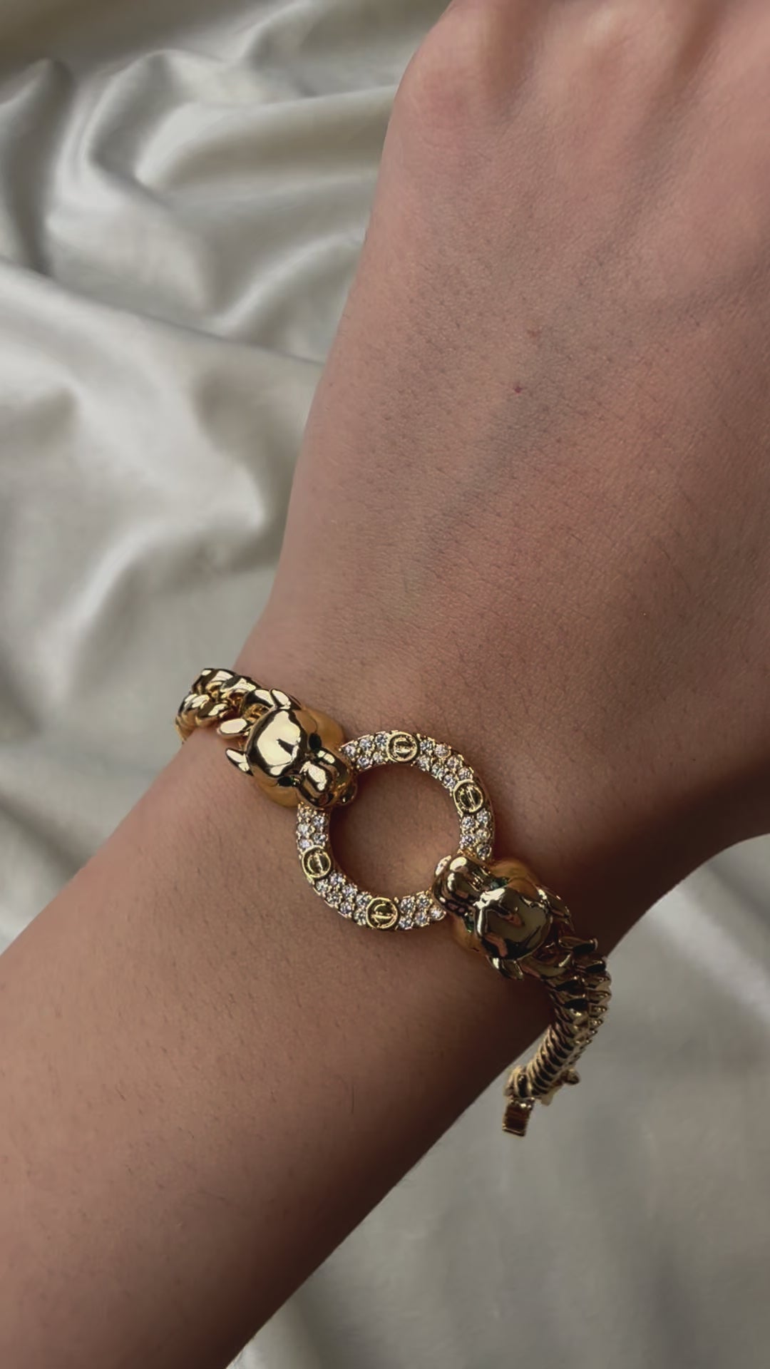 Byzylyk gold me dy xhaguar